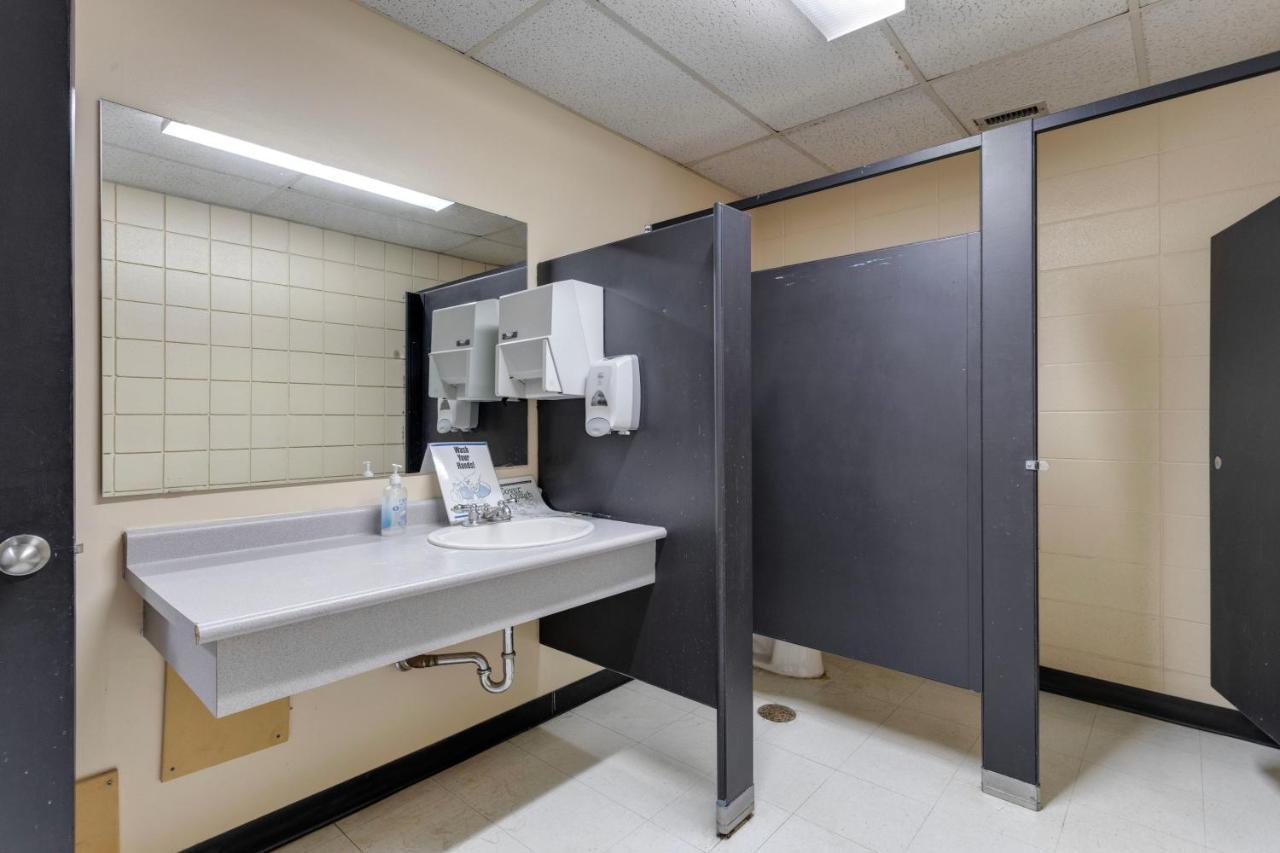 Calgary Connect Hostel Εξωτερικό φωτογραφία